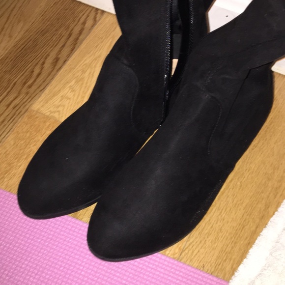 black knee high boots - Picture 3 of 3